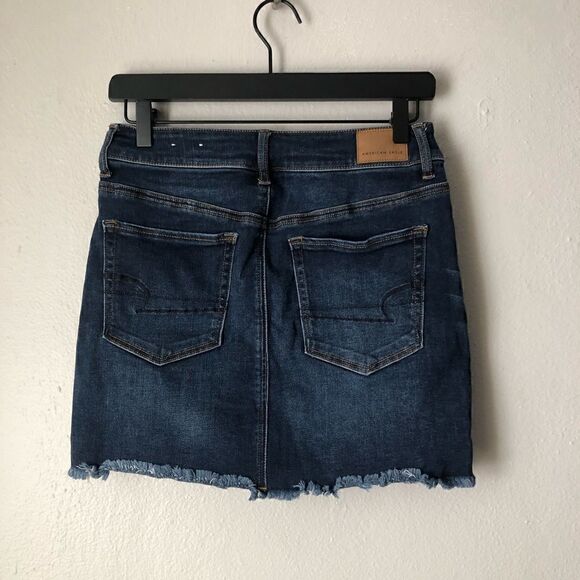 American Eagle Hi-Rise Mini denim dark Wash skirt raw cut hem size 6 - Picture 5 of 7